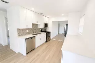 913 N 18th St, Fort Pierce, FL 34950 - Photo 2