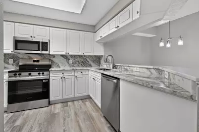 3022 Alcazar Place #301, Palm Beach Gardens, FL 33410 - Photo 4