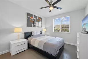 240 NE 2nd St, Delray Beach, FL 33444 - Photo 10