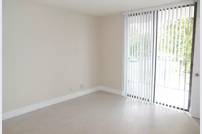 728 Executive Center Drive #31, West Palm Beach, FL 33401 - Photo 8