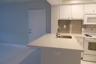 728 Executive Center Dr, West Palm Beach, FL 33401 - Photo 6