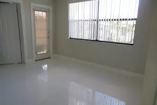 728 Executive Center Dr, West Palm Beach, FL 33401 - Photo 4
