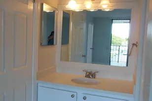 728 Executive Center Dr, West Palm Beach, FL 33401 - Photo 12