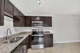 744 Springdale Cir, Palm Springs, FL 33461 - Photo 16
