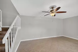 744 Springdale Cir, Palm Springs, FL 33461 - Photo 6