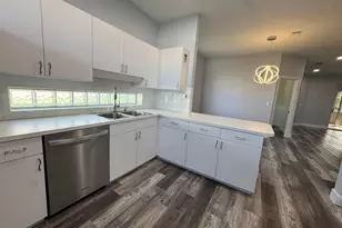 822 NW Sorrento Ln, Port Saint Lucie, FL 34986 - Photo 10