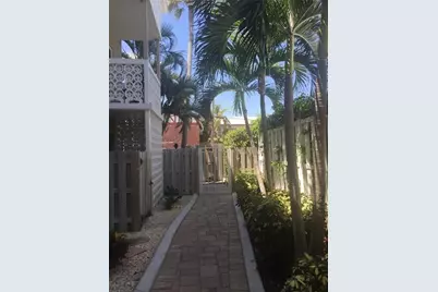 3220 Bayview Drive NE #102, Fort Lauderdale, FL 33306 - Photo 14