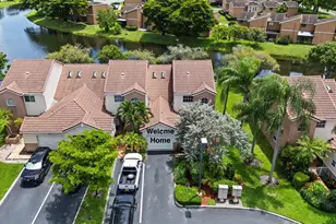 8211 NW 70th St, Tamarac, FL 33321 - Photo 2