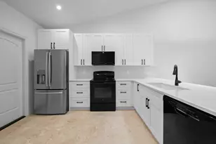 8211 NW 70th St, Tamarac, FL 33321 - Photo 1