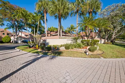 8211 NW 70th Street, Tamarac, FL 33321 - Photo 32