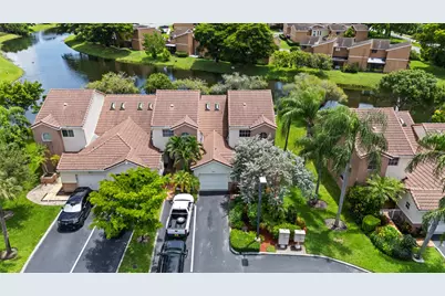 8211 NW 70th Street, Tamarac, FL 33321 - Photo 4