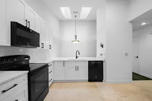 8211 NW 70th St, Tamarac, FL 33321 - Photo 8