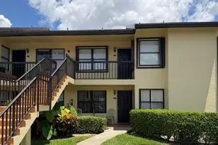 4692 Lucerne Lakes Blvd E, Lake Worth, FL 33467 - Photo 2