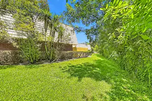 3192 SE Brook St, Stuart, FL 34997 - Photo 2