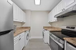 2020 Greenview Shores Blvd, Wellington, FL 33414 - Photo 8