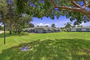 832 High Point Dr W, Delray Beach, FL 33445 - Photo 32