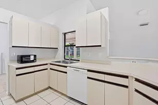 2171 NW 76th Ave, Margate, FL 33063 - Photo 14
