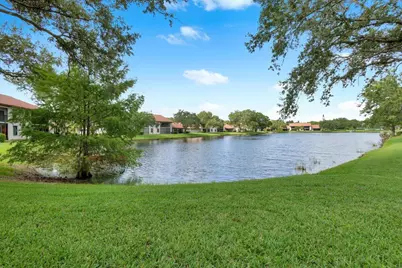 6050 SE Martinique Drive #102, Stuart, FL 34997 - Photo 2