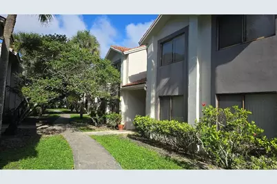 3242 Coral Lake Lane #3242, Coral Springs, FL 33065 - Photo 2