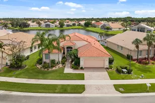 412 NW Aqua Vista Ln, Port Saint Lucie, FL 34986 - Photo 4