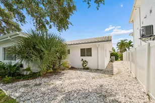 527 Harbor Dr N, Indian Rocks Beach, FL 33785 - Photo 8