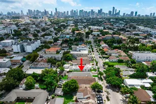 2033 SW 5th St, Miami, FL 33135 - Photo 10
