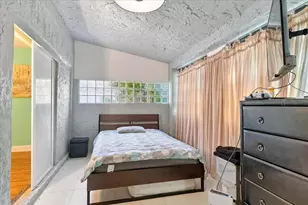 1430 SW 88th Way, Pembroke Pines, FL 33025 - Photo 16