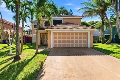 1430 SW 88th Way, Pembroke Pines, FL 33025 - Photo 2