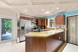 1430 SW 88th Way, Pembroke Pines, FL 33025 - Photo 10