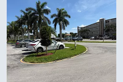 3076 Guildford E, Boca Raton, FL 33434 - Photo 20