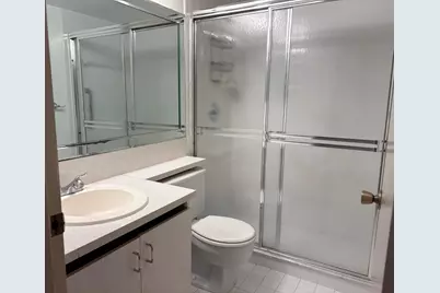 3076 Guildford E, Boca Raton, FL 33434 - Photo 8