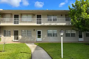 7 Lake Vista Trail, Port Saint Lucie, FL 34952 - Photo 2