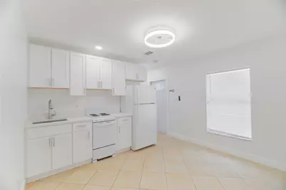 2831 N Seacrest Boulevard #B, Boynton Beach, FL 33435 - Photo 2