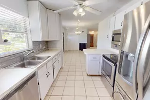 1673 SW Gemini Ln, Port Saint Lucie, FL 34984 - Photo 2