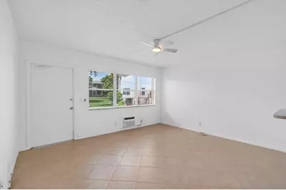 126 Norwich F, West Palm Beach, FL 33417 - Photo 4