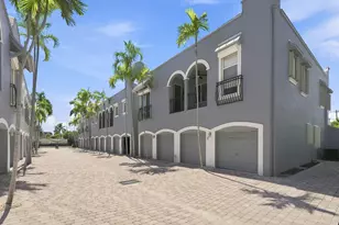 4619 Poinciana St, Lauderdale by the Sea, FL 33308 - Photo 2
