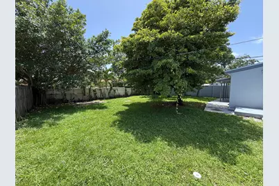 637 SW 2nd Street, Hallandale Beach, FL 33009 - Photo 20