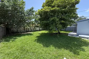 637 SW 2nd St, Hallandale Beach, FL 33009 - Photo 20