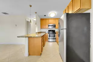 410 SW 15th St, Pompano Beach, FL 33060 - Photo 6