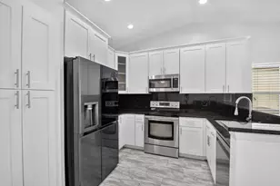 208 Caribe Ct, Greenacres, FL 33413 - Photo 10