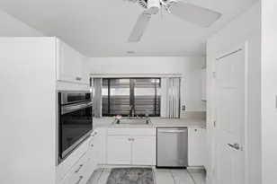 517 SE Felix Ave, Port Saint Lucie, FL 34984 - Photo 2