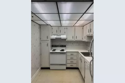 1200 St Charles Place, Pembroke Pines, FL 33026 - Photo 2
