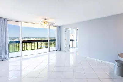 2400 Presidential Way #PH6, West Palm Beach, FL 33401 - Photo 4