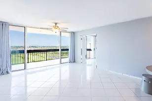 2400 Presidential Way, West Palm Beach, FL 33401 - Photo 4
