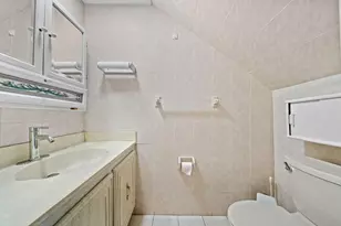 16470 NE 27th Pl, North Miami Beach, FL 33160 - Photo 6