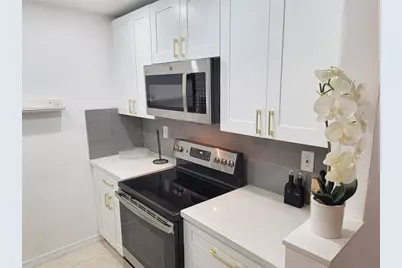 2170 NE 51st Court #B7, Fort Lauderdale, FL 33308 - Photo 2