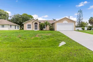 717 Tulip Dr, Sebastian, FL 32958 - Photo 1