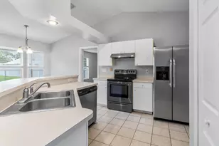 717 Tulip Dr, Sebastian, FL 32958 - Photo 4