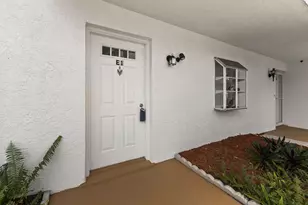 1223 S Lakes End Dr, Fort Pierce, FL 34982 - Photo 2