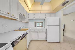 7807 Golf Cir Dr, Margate, FL 33063 - Photo 14